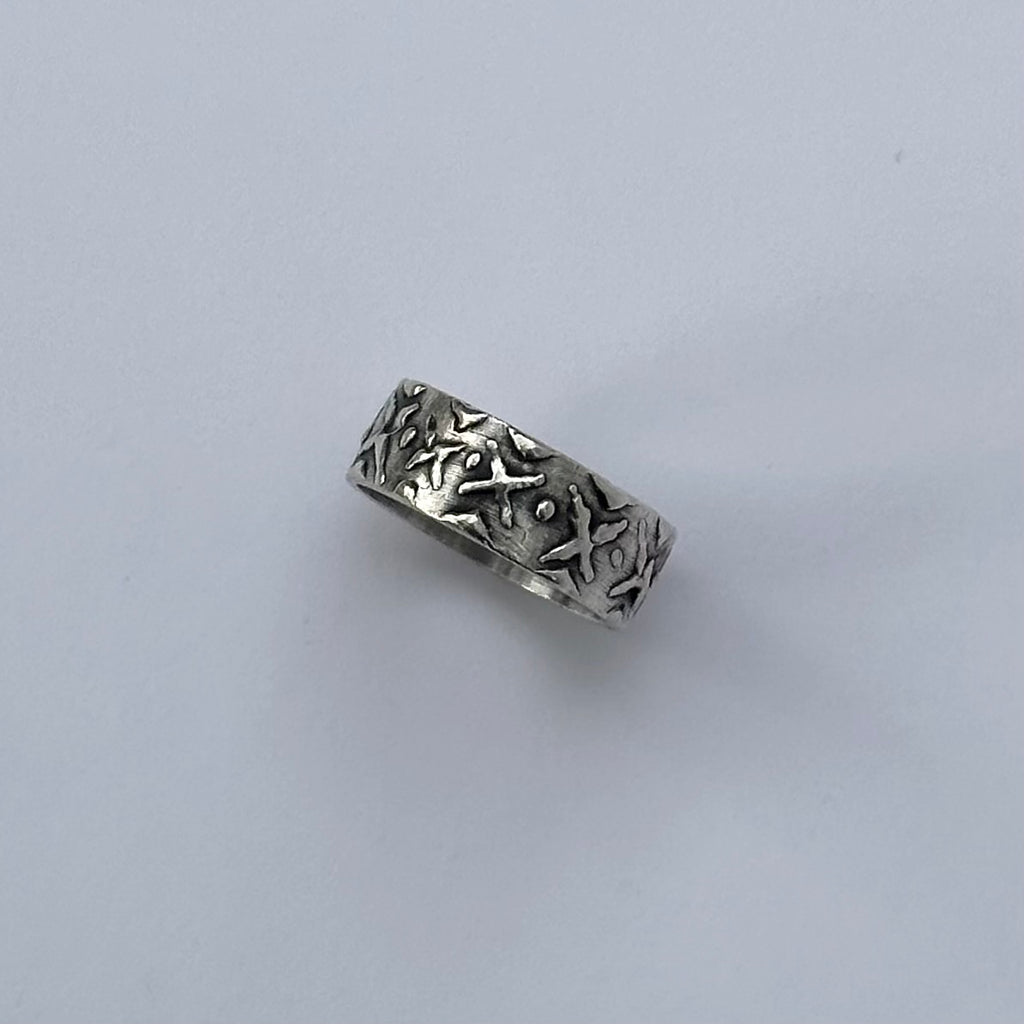 Organic Patterned Band Ring