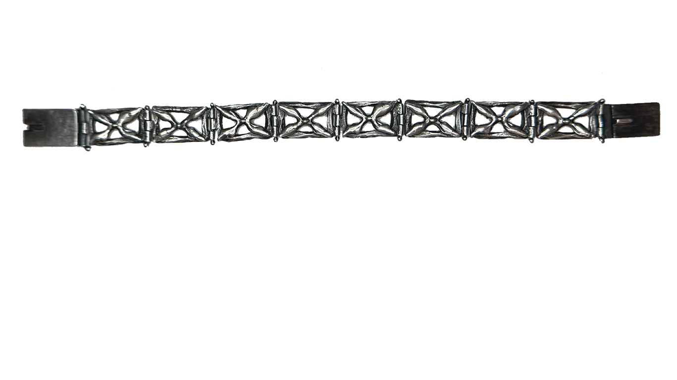 Sterling silver link bracelet with box clasp and square decorative links